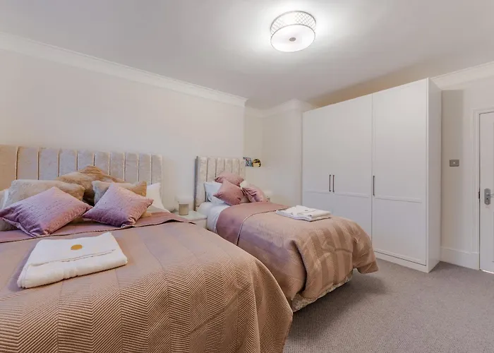 Modern London Luxury 3Bed 3Bathroom Retreat 6Hs