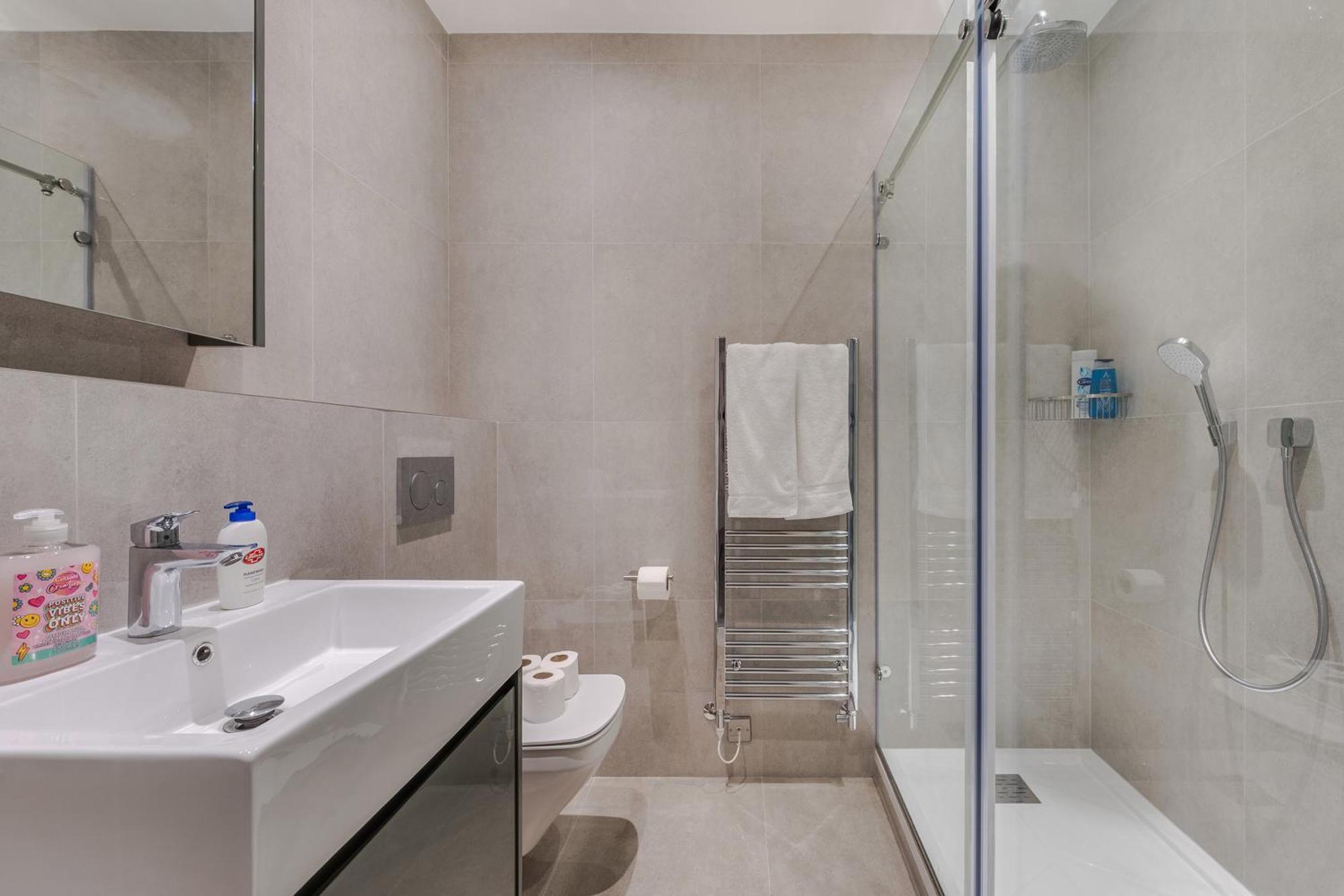 Modern Luxury 3bed 3bathroom Retreat 6hs Appartamento Londra